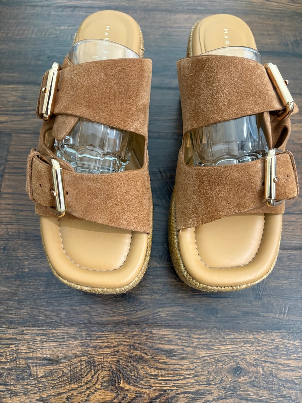 Marc Fisher LTD Women’s raffia platform suede Sandal Brown size 7 1/2
$60